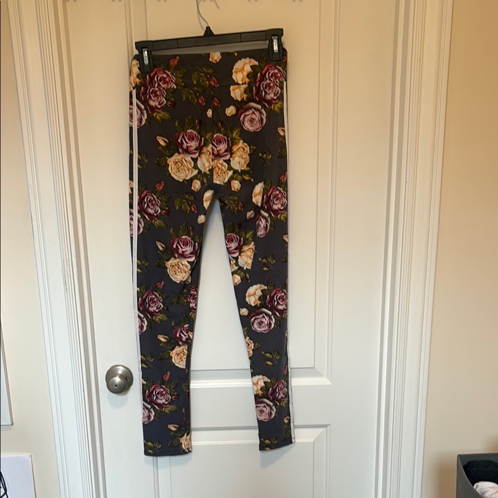 New Mix Gray and Purple Leggings with Sleek Design
